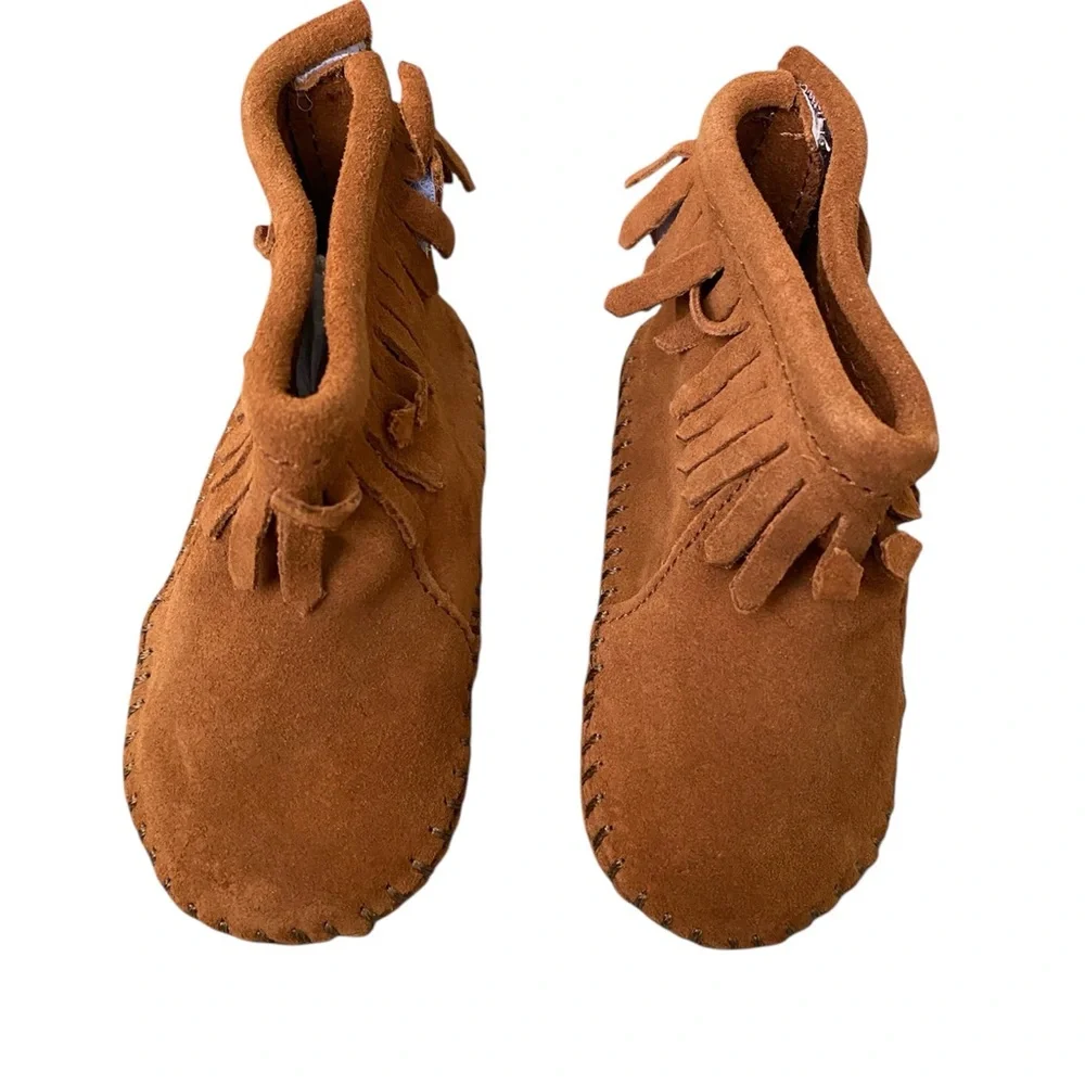 Minnetonka Children's Suede Classic Fringe Bootie size 4